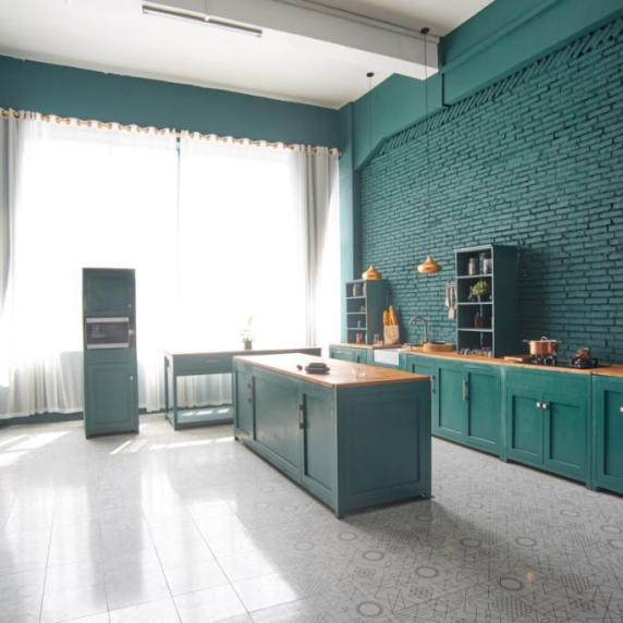 斯坎的纳维亚绿厨房绿砖墙瓷砖地板沙发茶几封面图