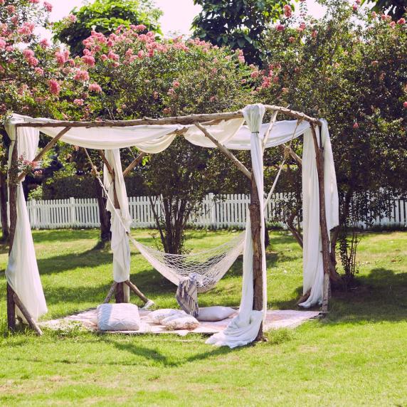 小纱幔绳艺吊床草地户外封面图