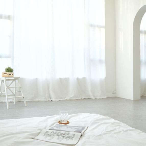 森系北欧床圆栱门白墙白纱窗封面图